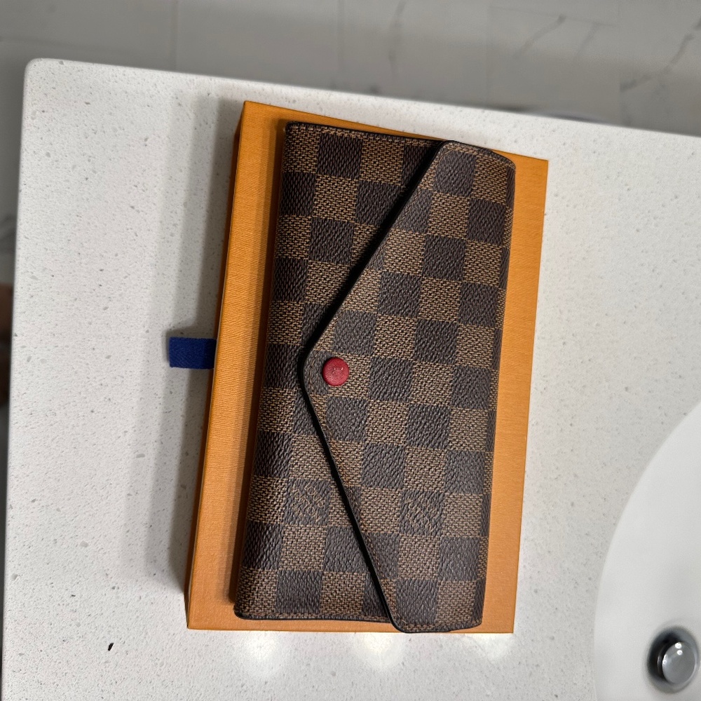 Louis vuitton wallet gift box